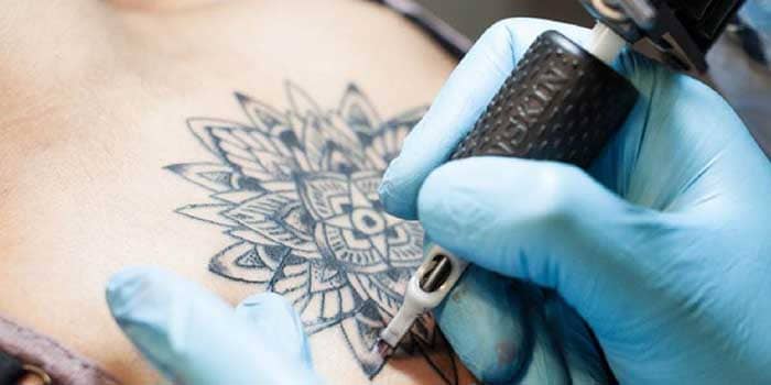 legge tattoo piercing regione lazio